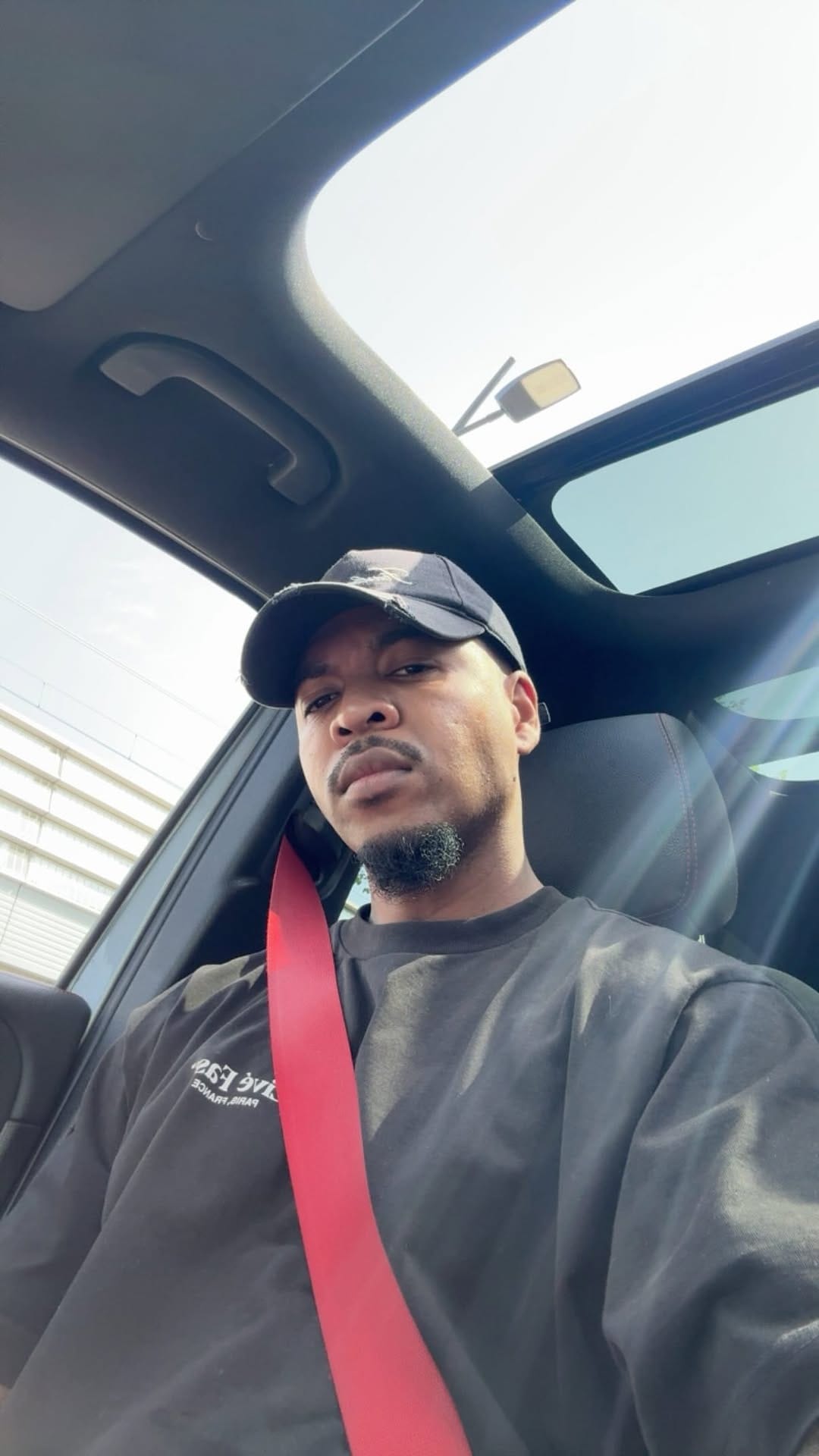 Post 5 by 𝙳𝚆𝙰𝚈𝙽𝙴 𝚉𝙰𝙽𝙳𝚅𝙻𝙸𝙴𝚃 on Instagram (video)