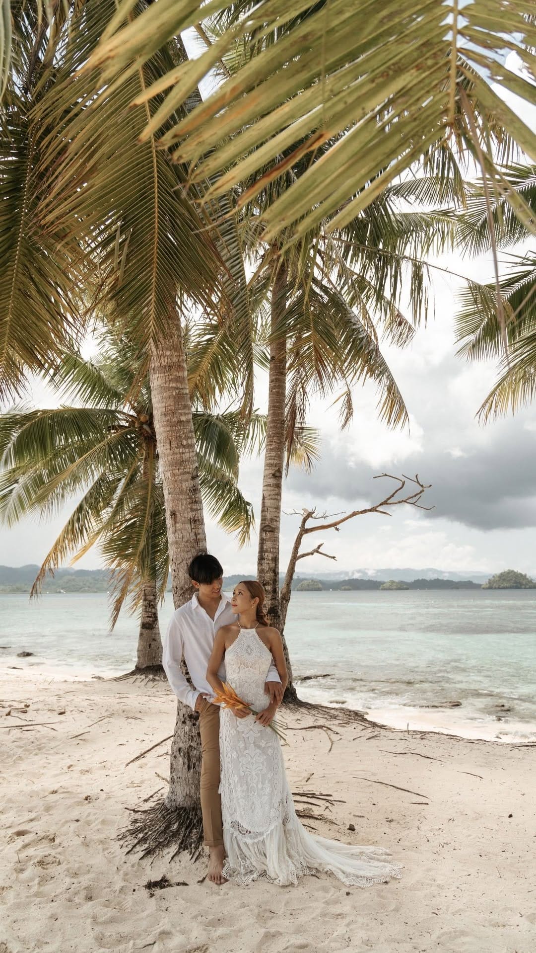 Post 10 by NUTS wedding photo and film on Instagram (video)