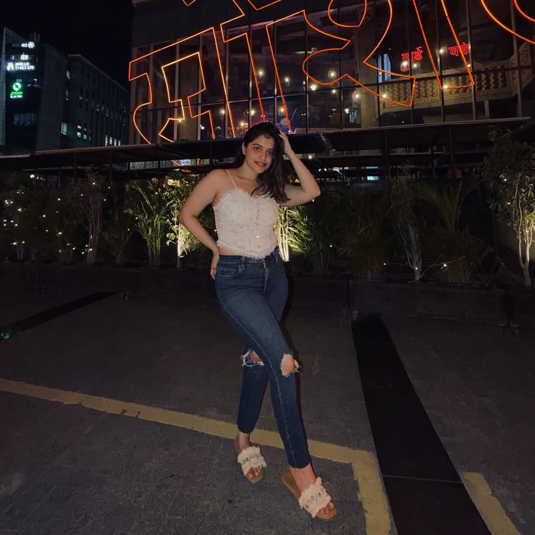 Post 3 by Simran Butani 🧿 on Instagram (carousel)