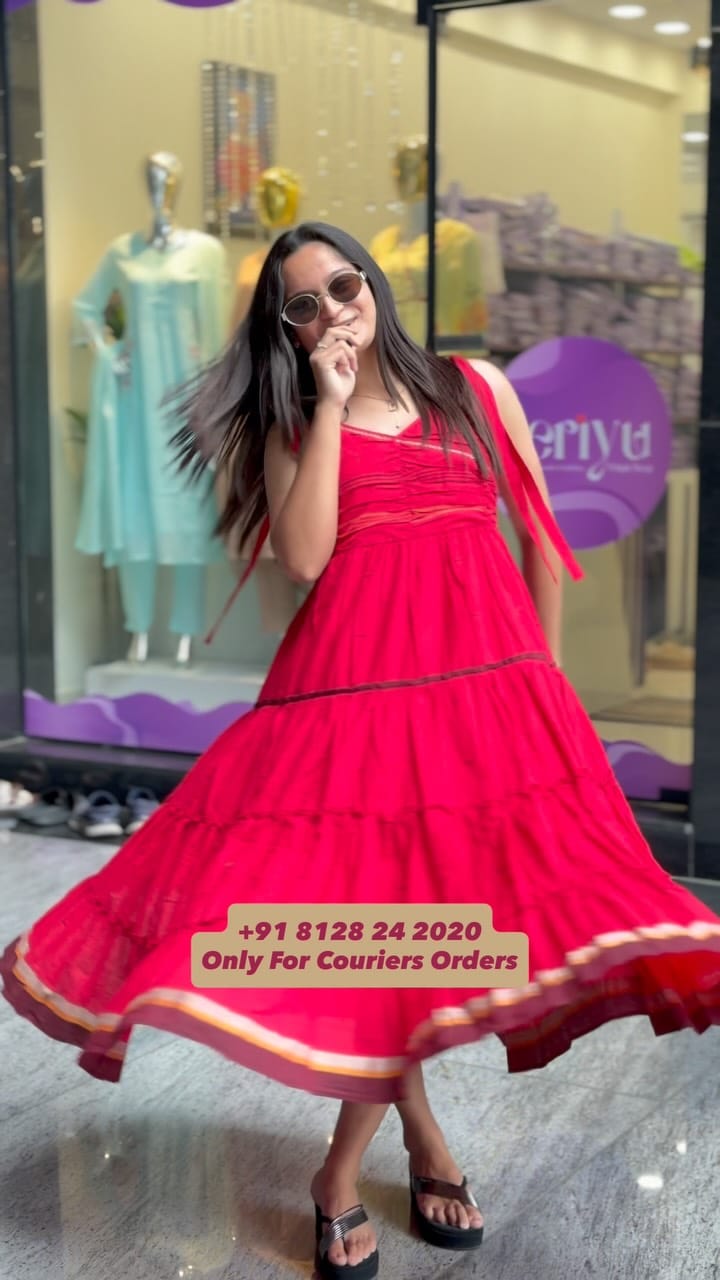 Post 4 by Leriyu Ethnic Wear - Mota Varachha on Instagram (video)
