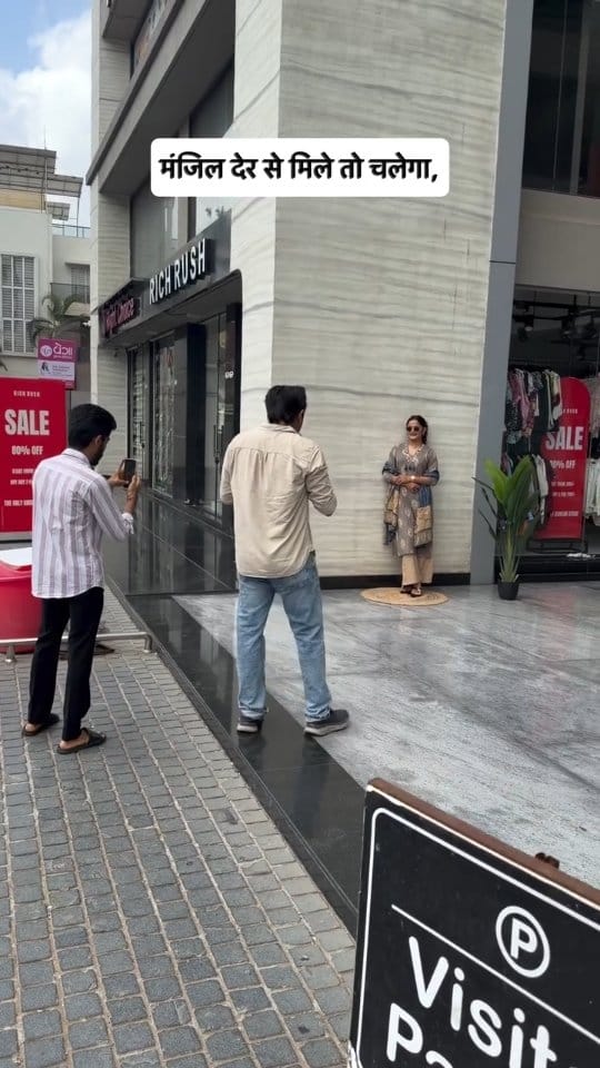 Post 9 by Leriyu Ethnic Wear - Mota Varachha on Instagram (video)