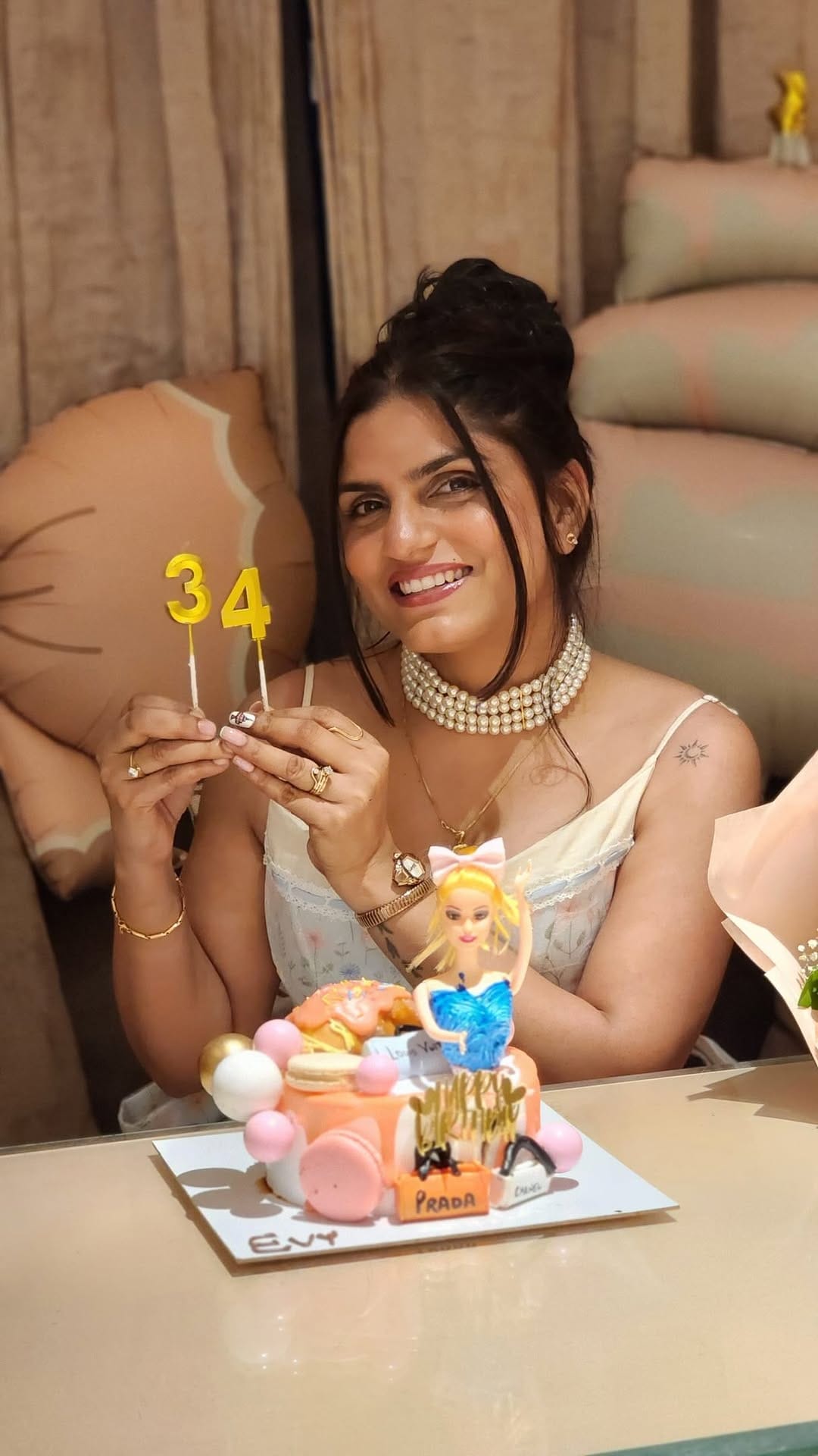Post 2 by Richa Sharma on Instagram (video)