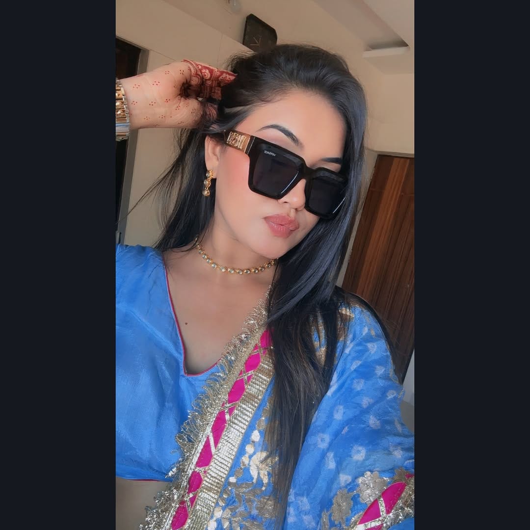 Post 3 by //MUSKAN// on Instagram (carousel)