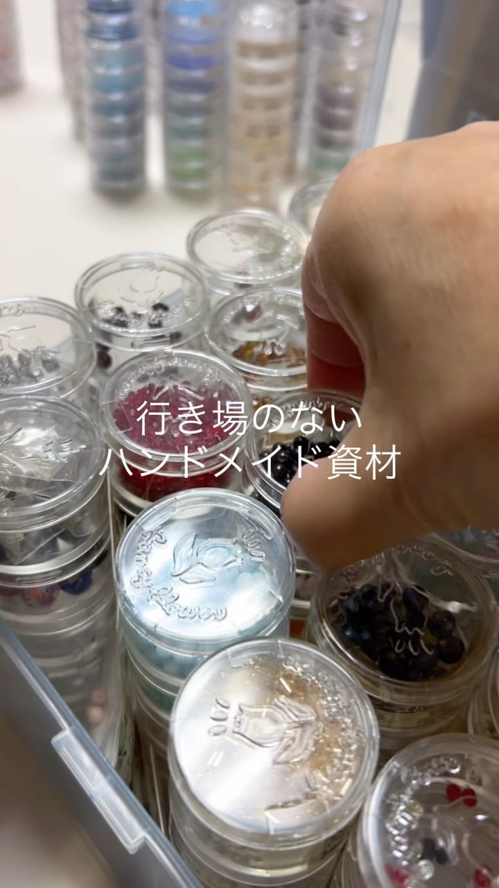 Post 1 by エスワイアンティーク on Instagram (video)