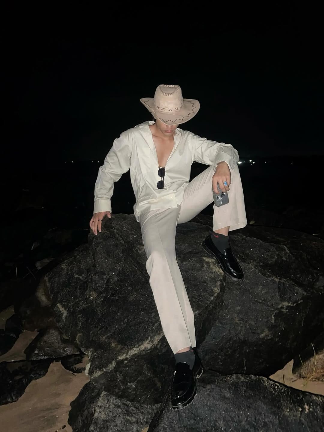 Post 9 by 𝗠𝗨𝗛𝗔𝗠𝗠𝗘𝗗 𝗙𝗔𝗥𝗜𝗦 on Instagram (carousel)