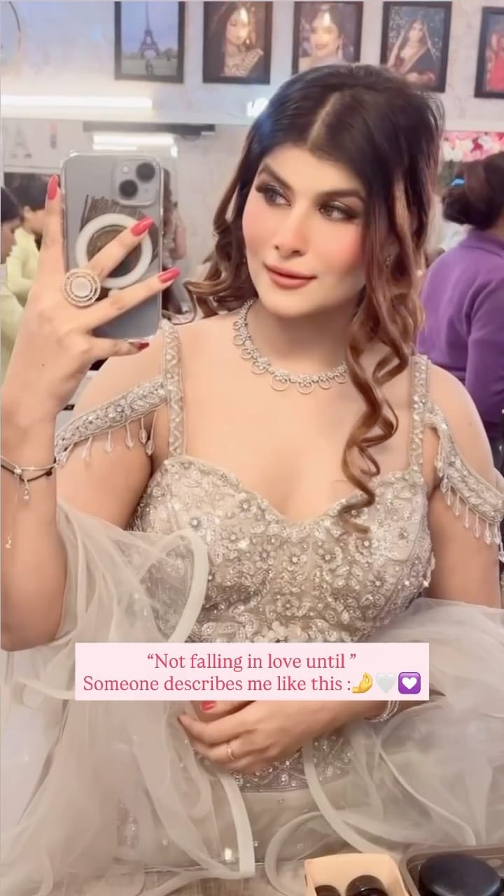 Post 7 by Dimpiee Sariyaa on Instagram (video)