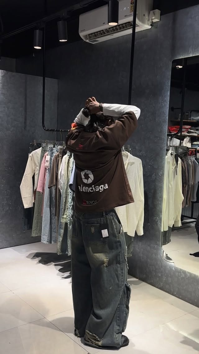 Post 10 by 홉놉 on Instagram (video)