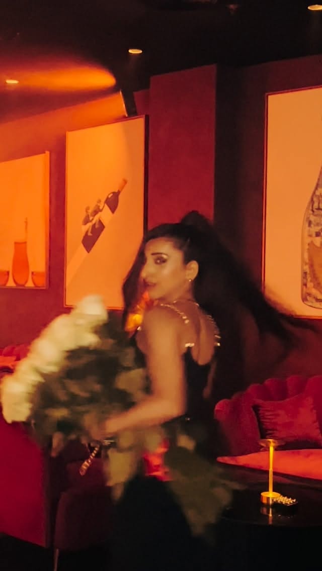 Post 1 by Neha Rajkumar Pahuja on Instagram (video)