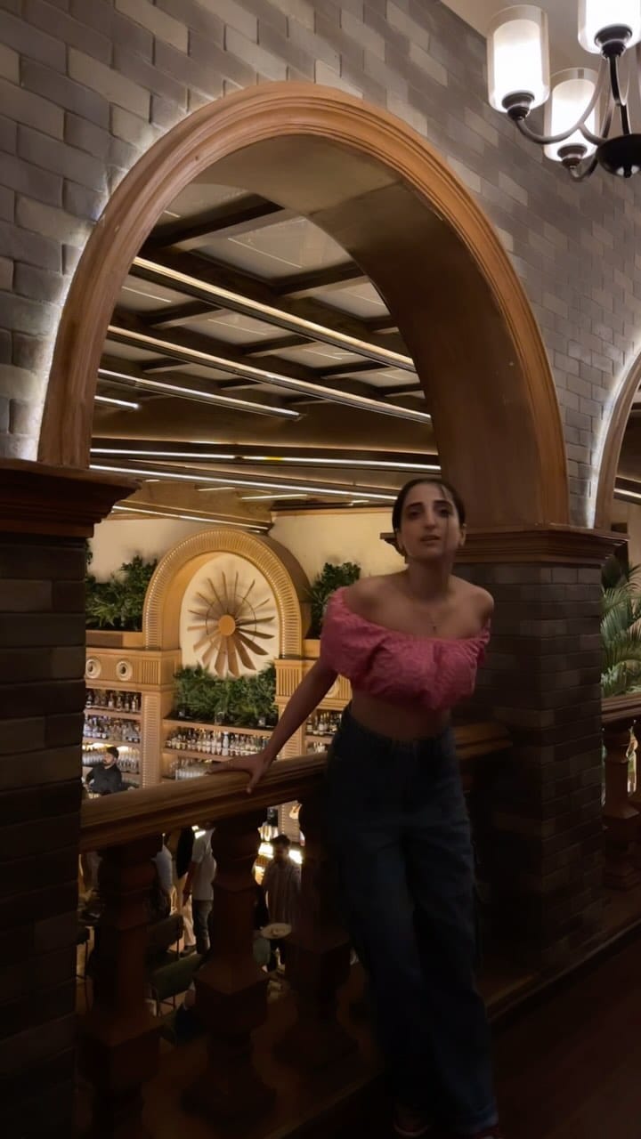 Post 10 by Neha Rajkumar Pahuja on Instagram (video)