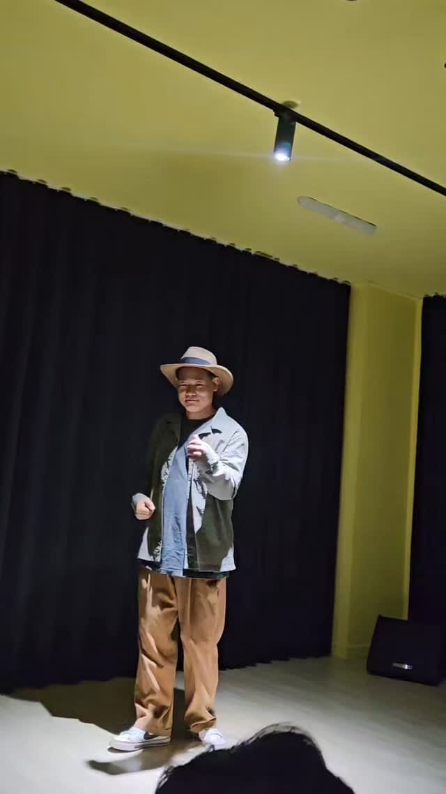 Post 1 by Poppinzero Kim on Instagram (video)