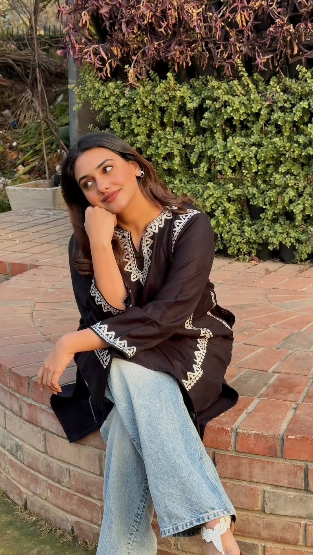 Post 8 by 𝓐𝓭𝓲𝓽𝓲 on Instagram (video)