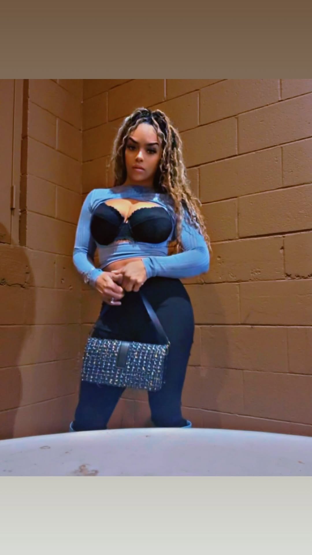 Post 5 by Tee's Hair on Instagram (video)