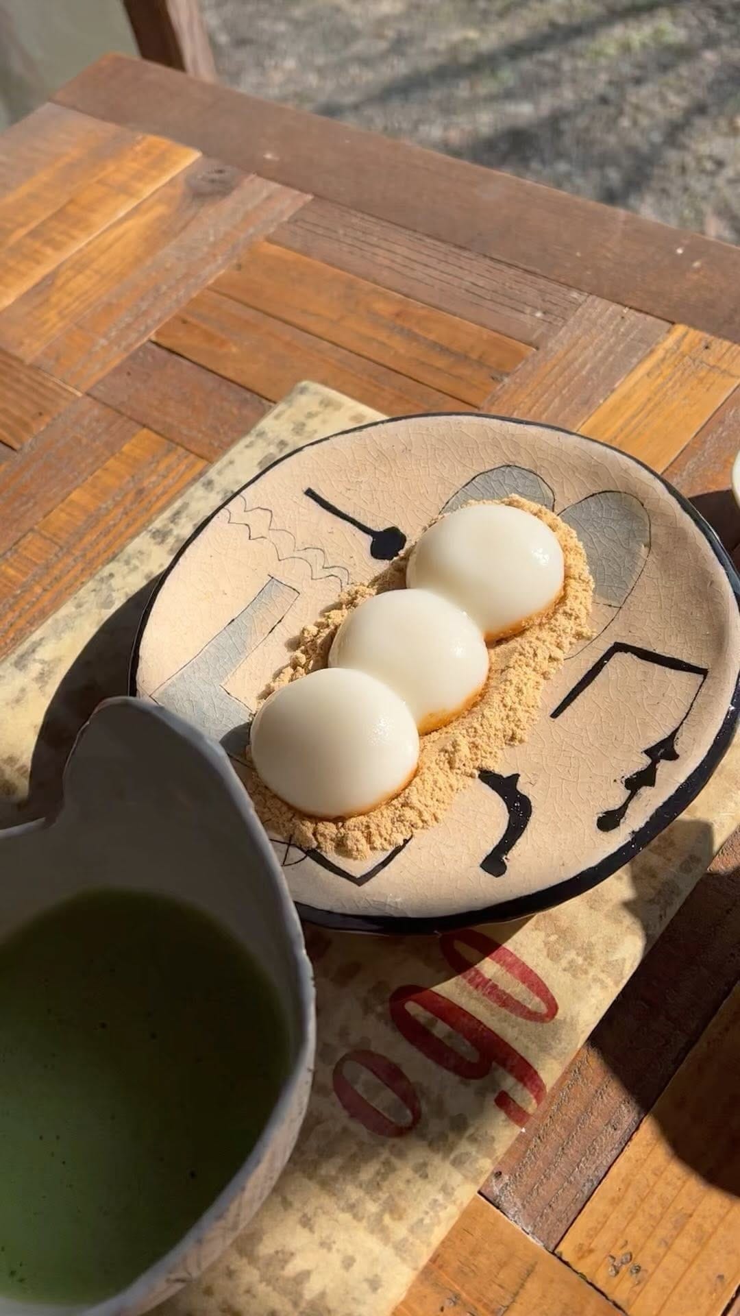 Post 10 by kin mochi on Instagram (video)