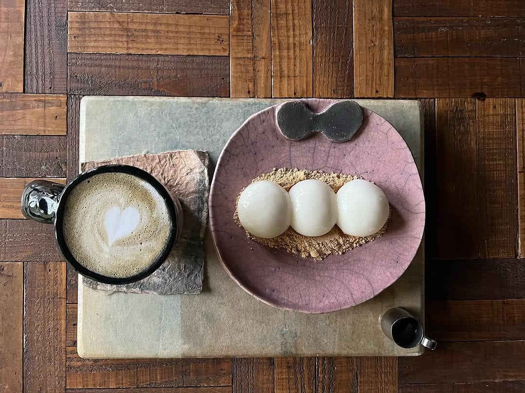 Post 4 by kin mochi on Instagram (image)
