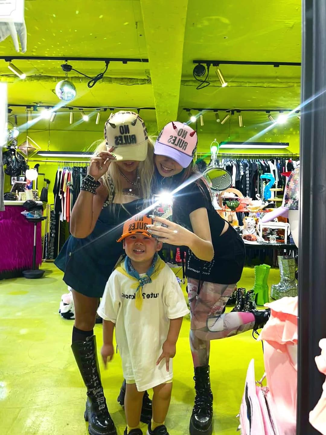 Post 1 by ﾏﾝﾓｰﾆﾊﾞｲﾓﾝﾁｬﾝ ﾓﾝ⭐︎ﾁｬﾝ中尉👽✌🏼 on Instagram (carousel)