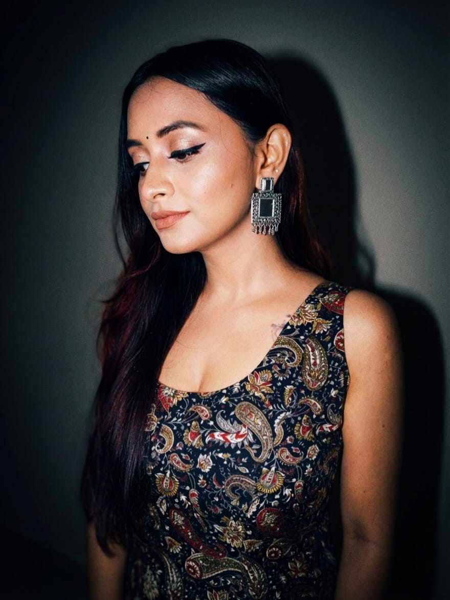 Post 6 by Ayushi Kumar on Instagram (carousel)