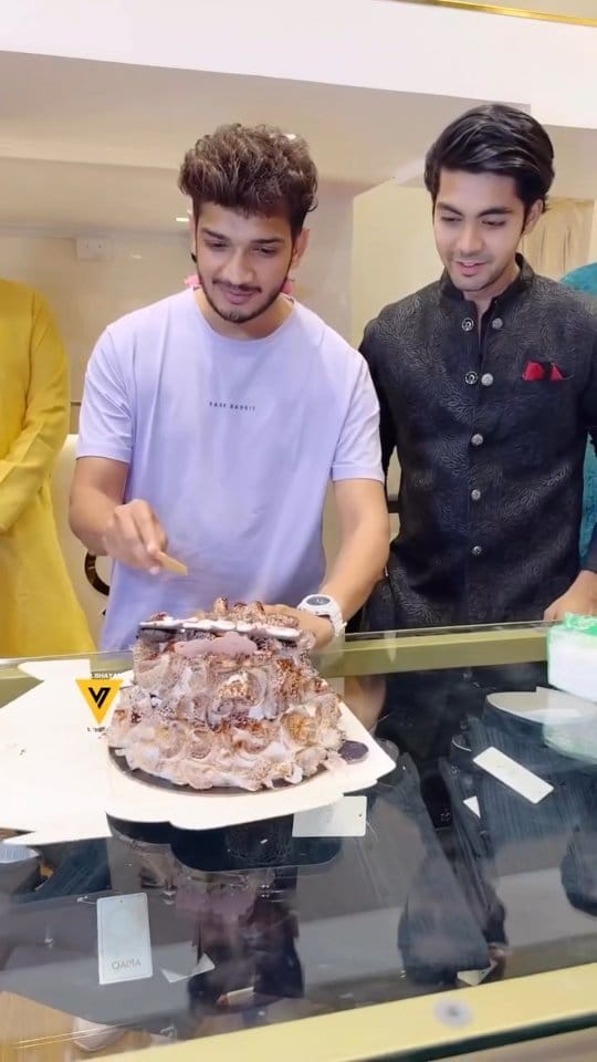 Post 10 by QALA BY DANISH KHAN on Instagram (video)