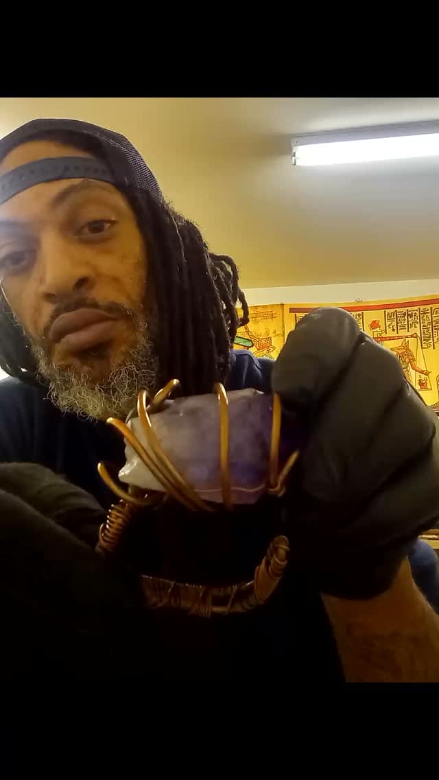 Post 3 by Handmade/Copper/Jewelry/ Healer/ Crystals👁 on Instagram (video)