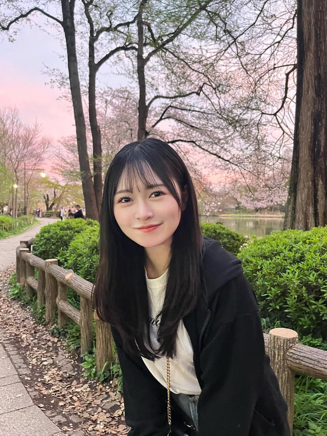 Post 3 by はやし on Instagram (carousel)