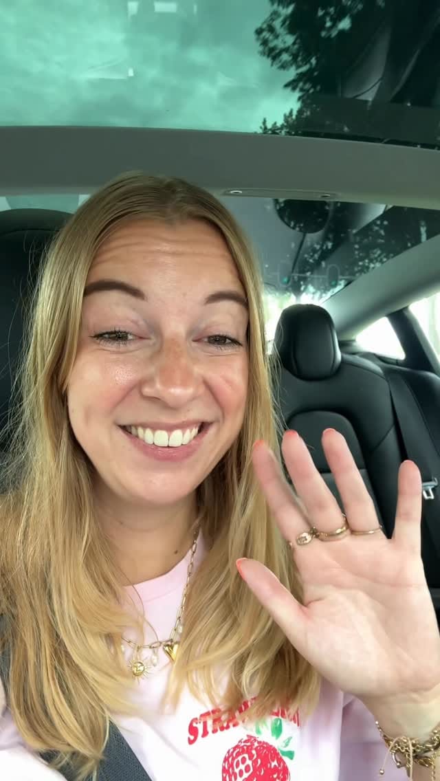 Post 10 by Girls-Things on Instagram (video)