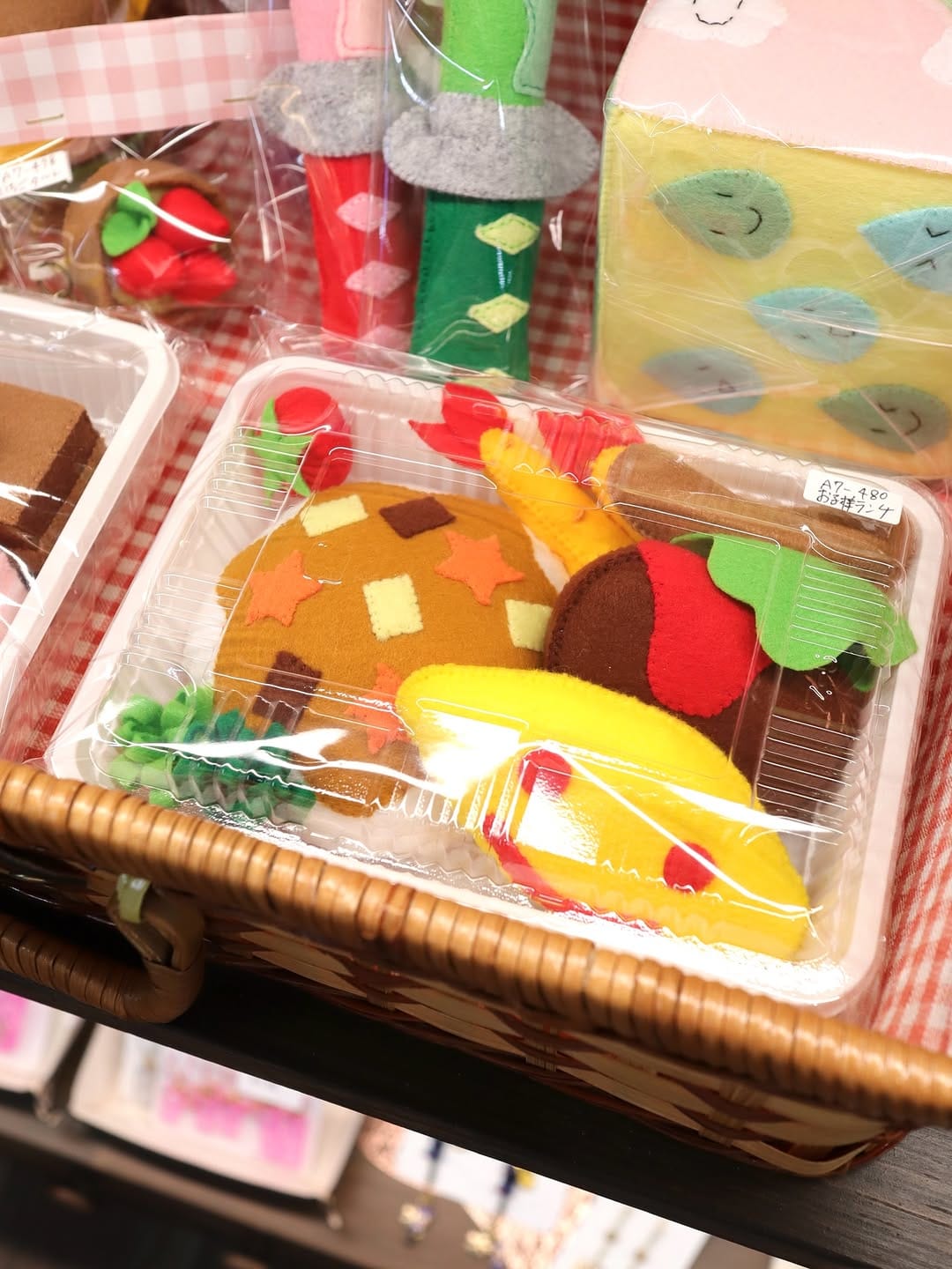 Post 4 by 幸多箱  -こたばこ- 本店  ハンドメイド雑貨店 on Instagram (carousel)