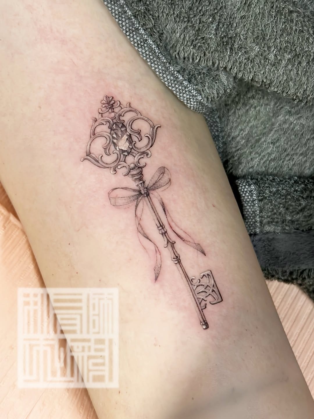 Post 5 by Tattooist Shisai #名古屋タトゥー on Instagram (carousel)