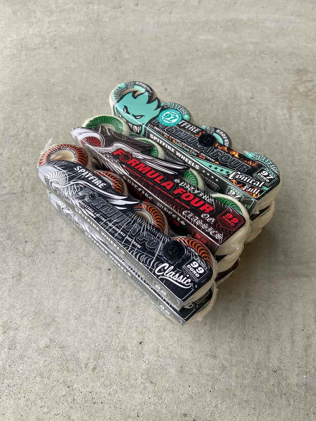 Post 3 by CANVAS SKATE / GLRY SHOP. on Instagram (image)