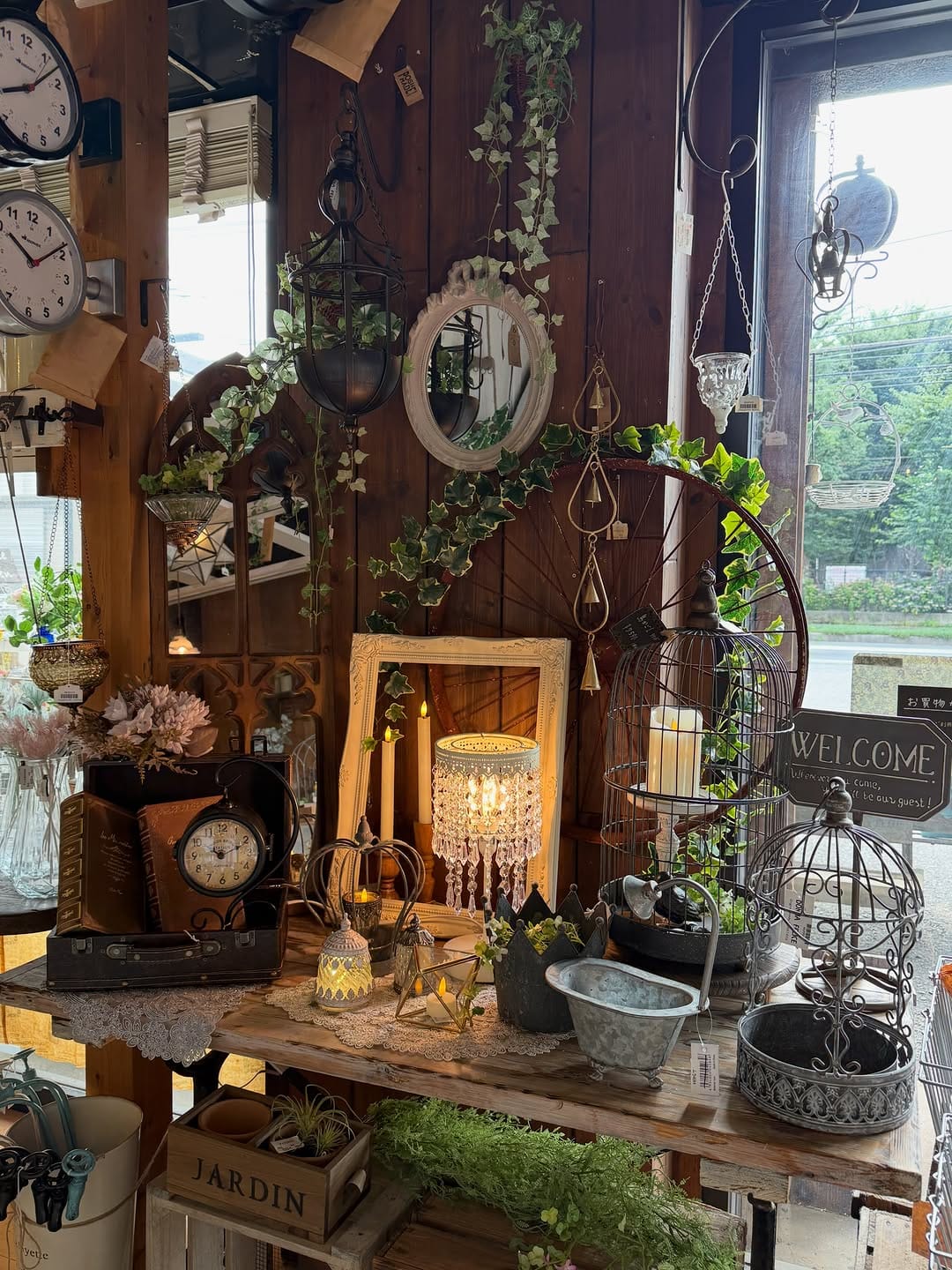 Post 1 by 雑貨屋フラン on Instagram (carousel)