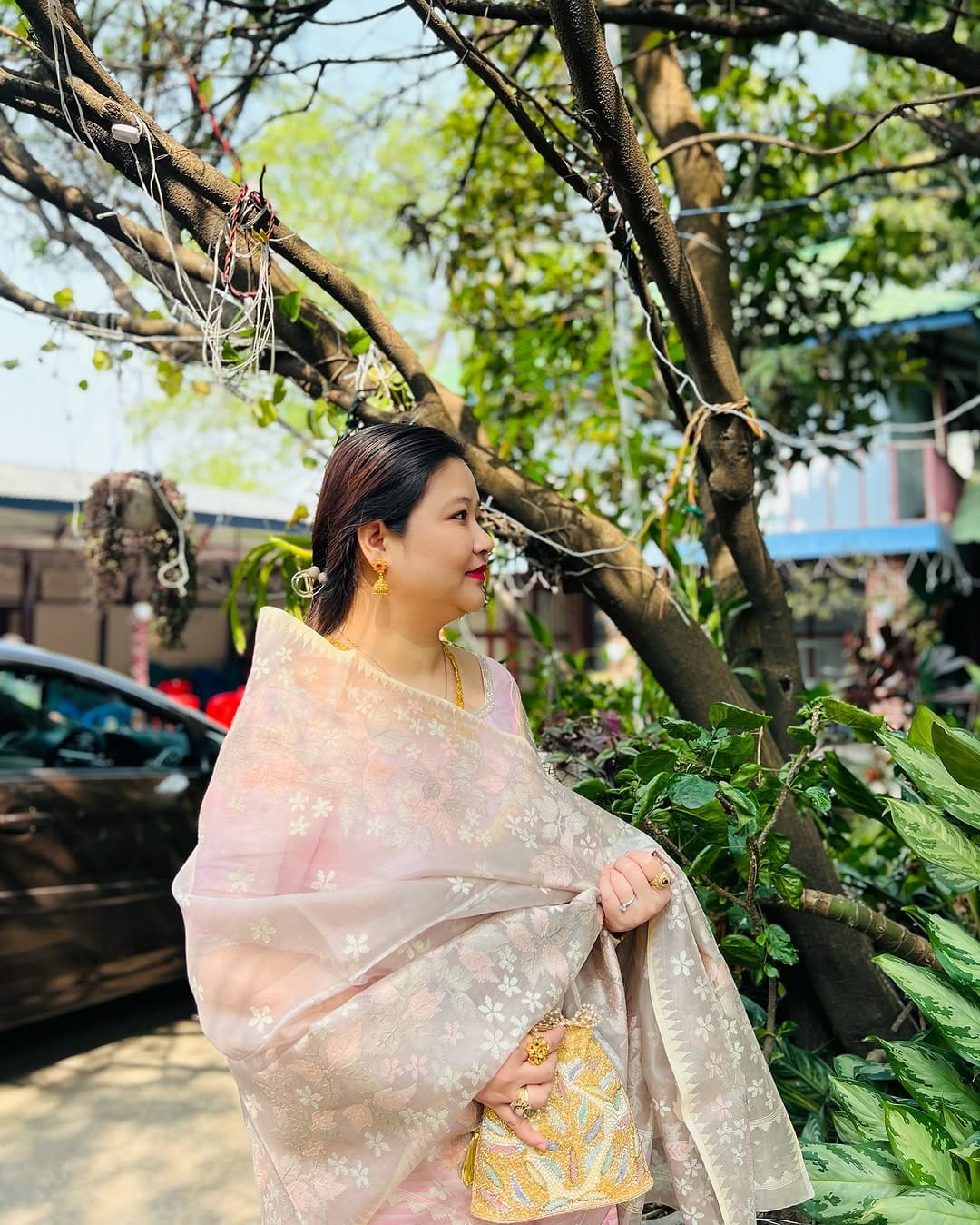 Post 10 by Elegant Handloom Collection on Instagram (carousel)