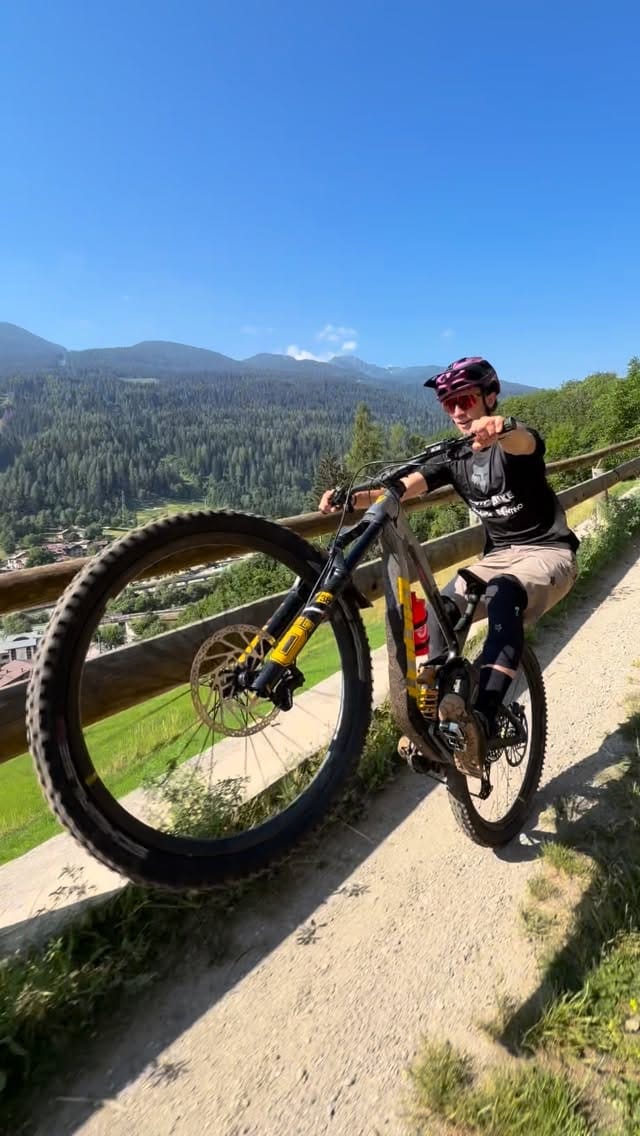 Post 3 by Riccardo Vender on Instagram (video)