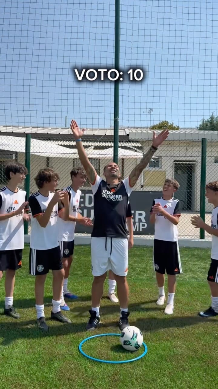Post 5 by ⚽️ Jeda Capucho Neves on Instagram (video)