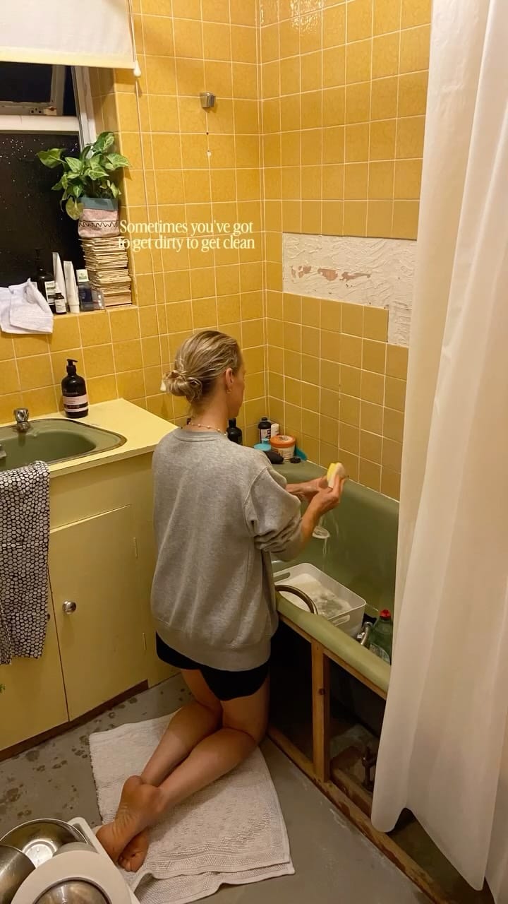 Post 6 by EMILY HENSON | LIFE UNSTYLED on Instagram (video)