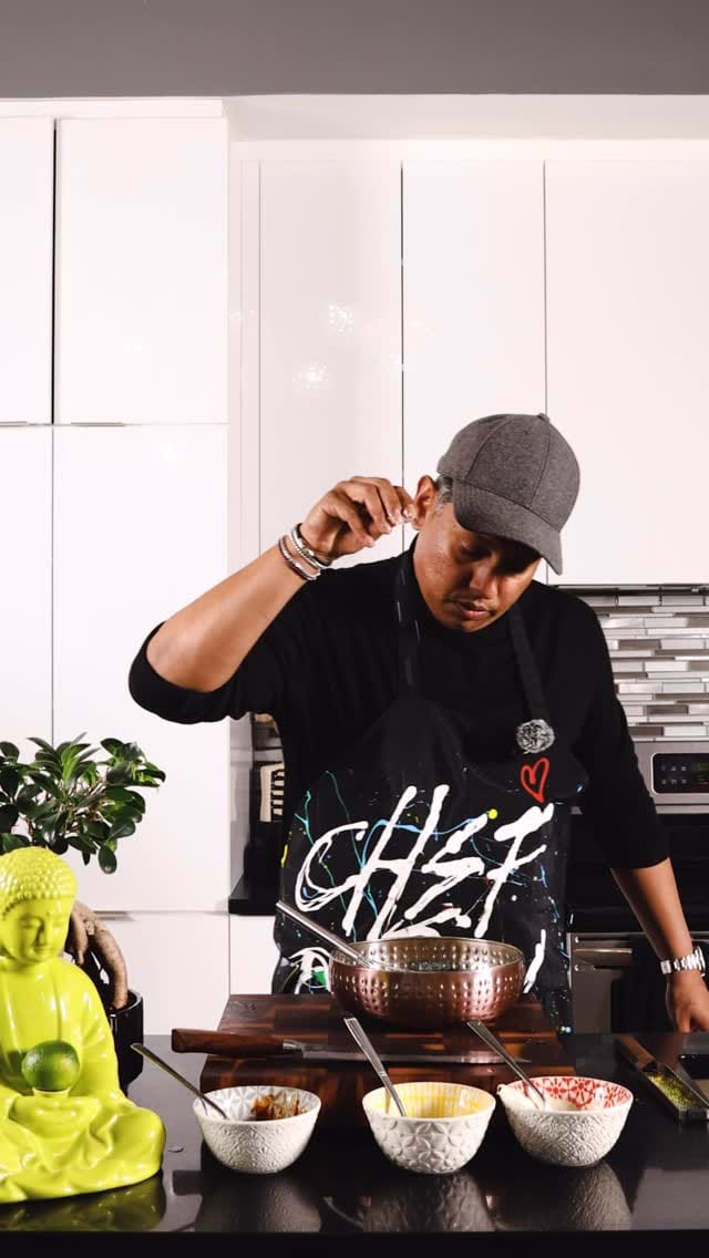 Post 2 by L'Émouleur, lames japonaises d'exception on Instagram (video)