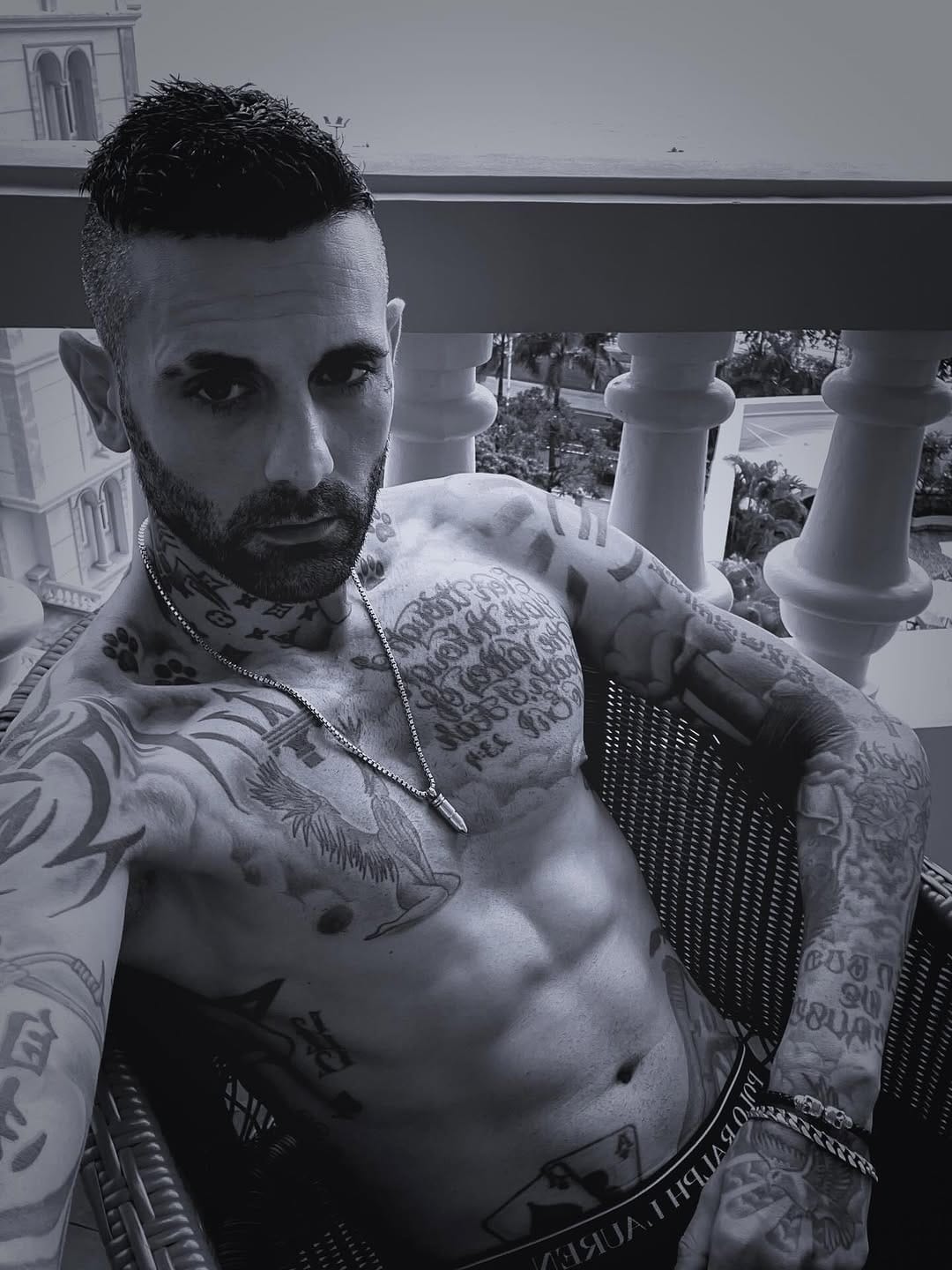 Post 3 by Janeiro Enzerink♠️♣️ on Instagram (image)