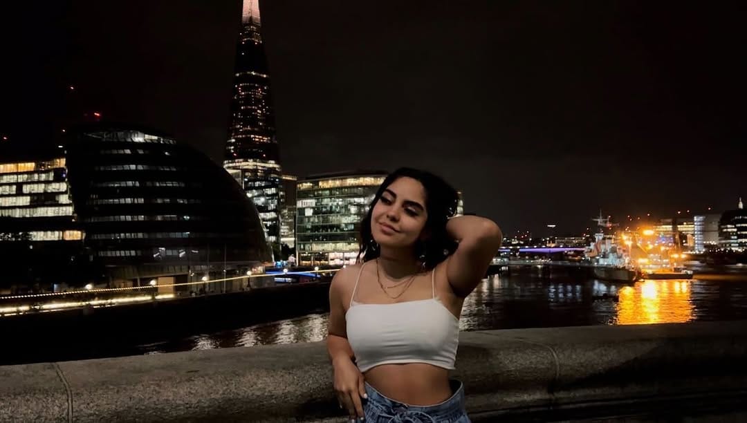 Post 9 by Saena 🇲🇾|🇮🇷|🇳🇱 on Instagram (carousel)