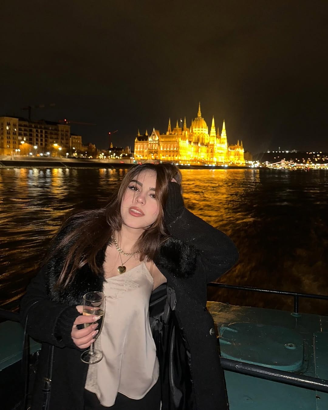 Post 5 by Saena 🇲🇾|🇮🇷|🇳🇱 on Instagram (carousel)