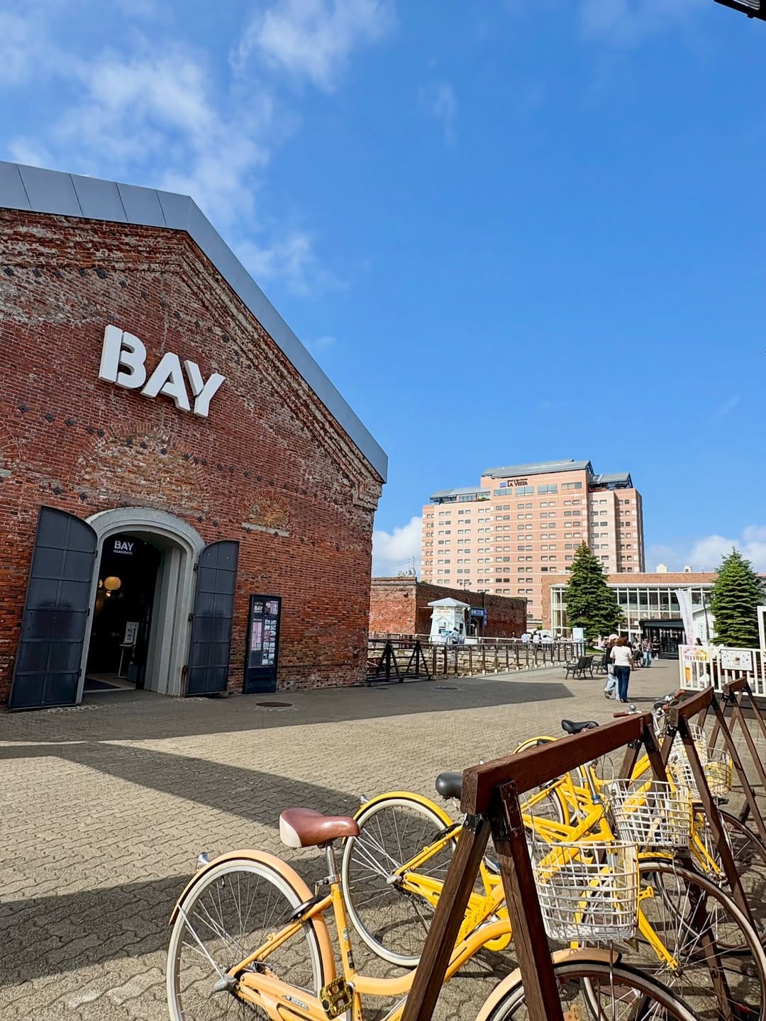 Post 2 by 【公式】金森赤レンガ倉庫　Kanemori Red Brick Warehouse on Instagram (image)