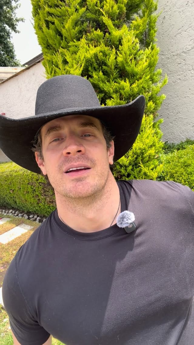 Post 7 by Oscar Medellin on Instagram (video)