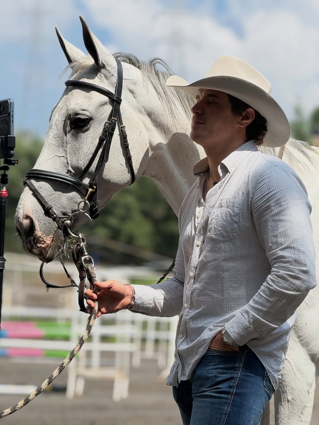 Post 1 by Oscar Medellin on Instagram (carousel)