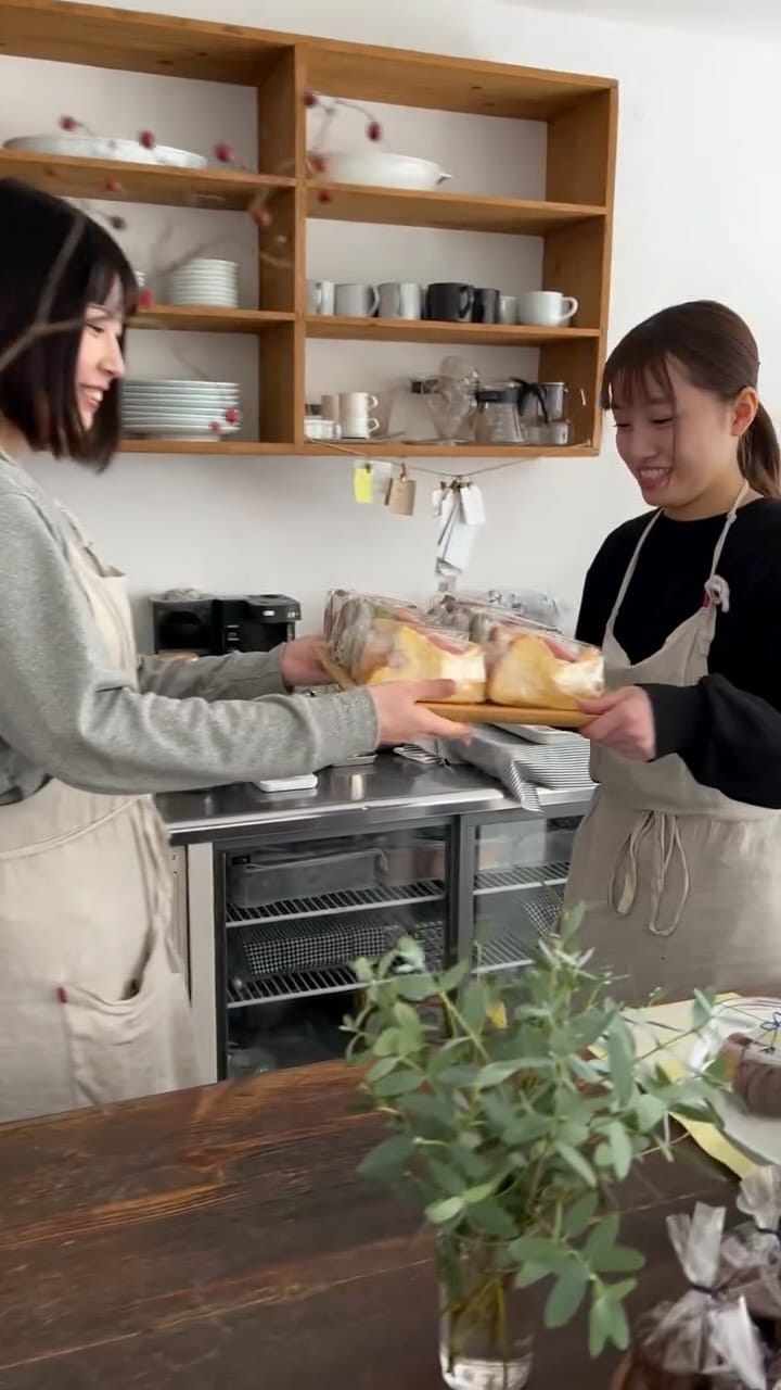 Post 8 by arcoilis ｱﾙｺｲﾘｽｼﾌｫﾝｹｰｷ on Instagram (video)