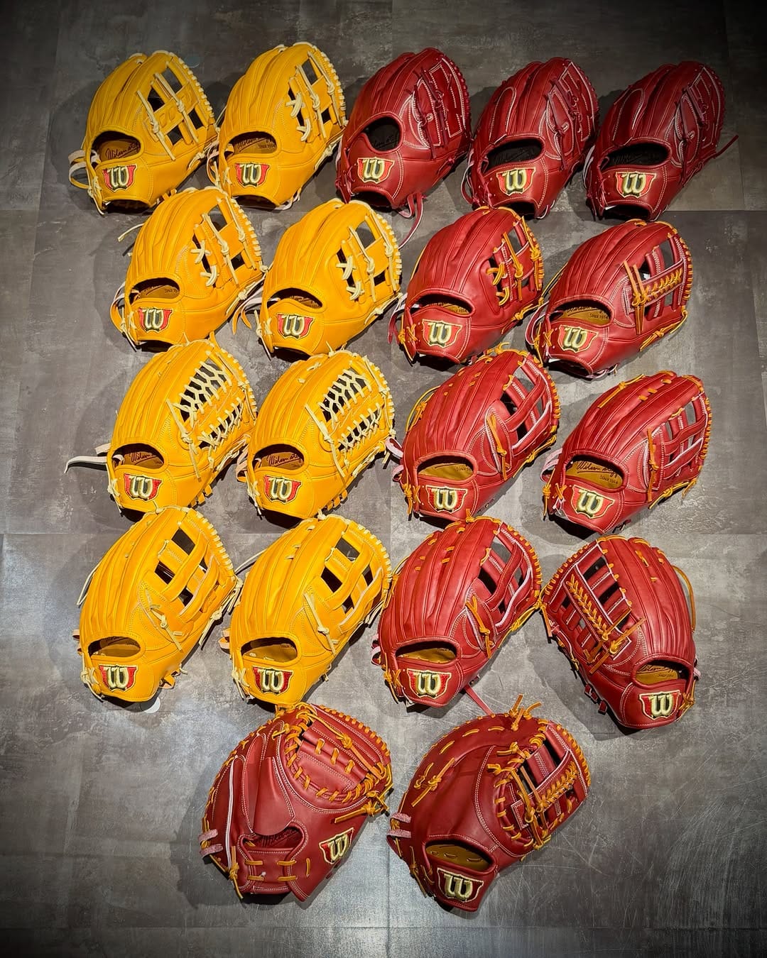 Post 3 by 【野球】スポーツデポフラッグシップストア 新宿店 on Instagram (carousel)