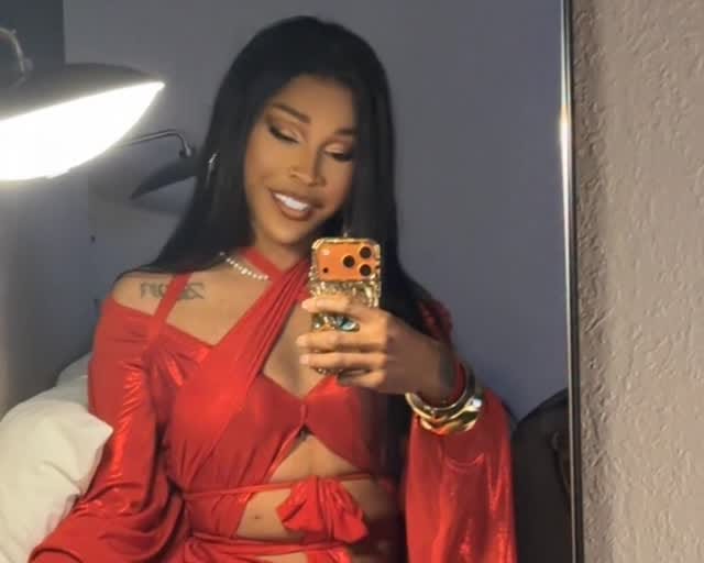 Post 4 by AkeriaChanelDavenport on Instagram (video)