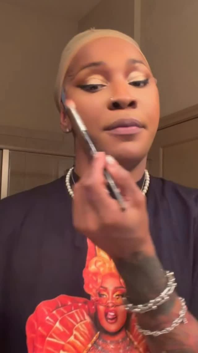 Post 3 by AkeriaChanelDavenport on Instagram (video)