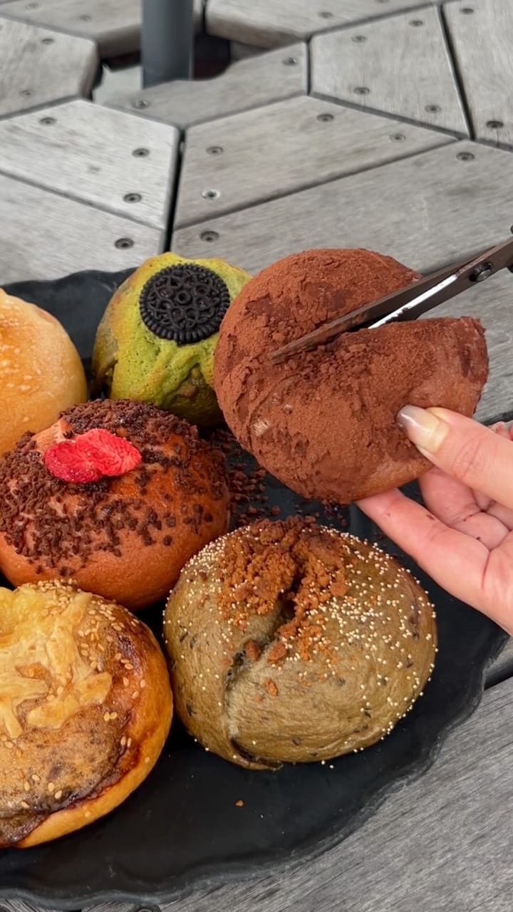 Post 2 by Tokyo Vegan Bakes on Instagram (video)