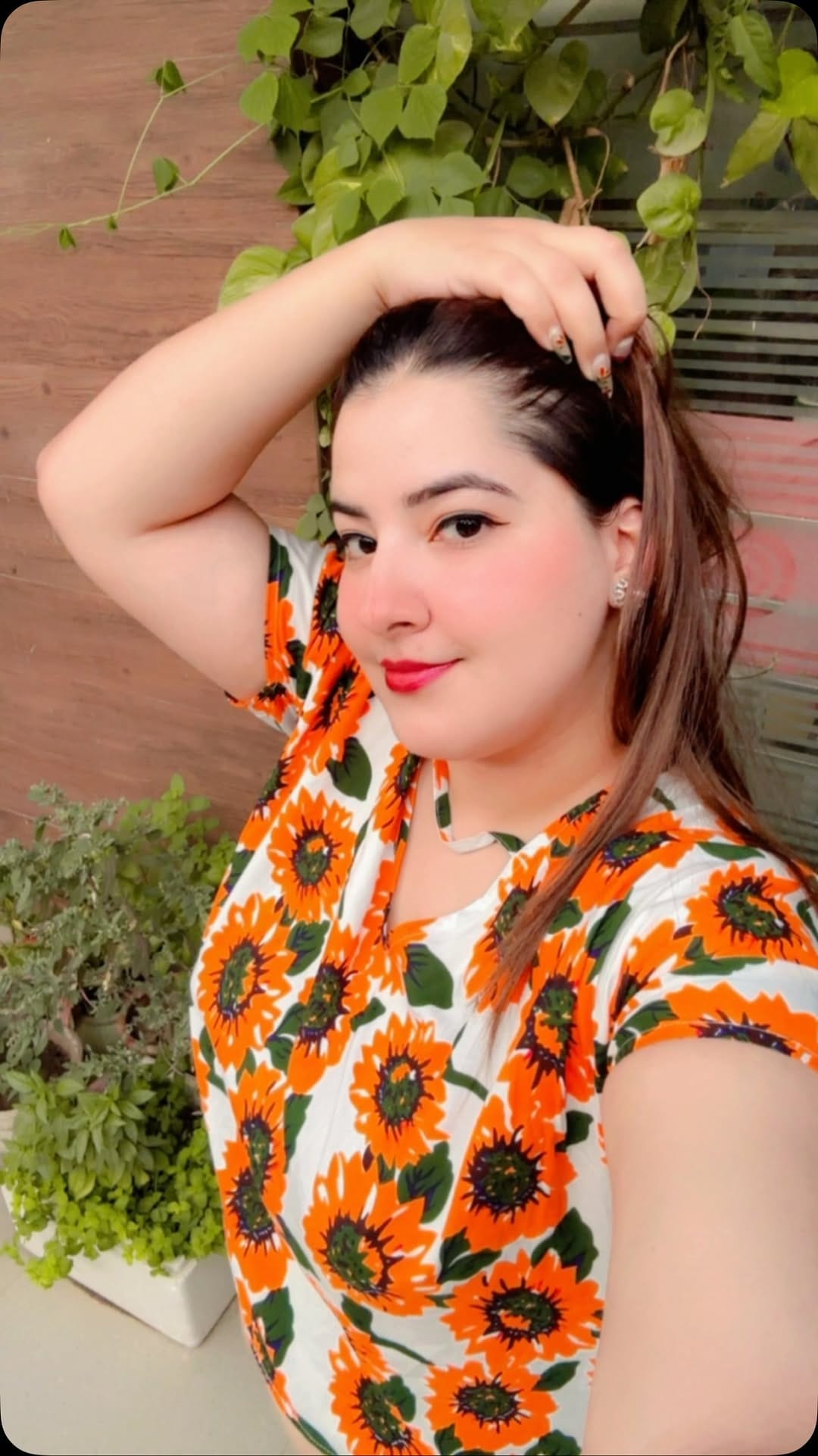 Post 1 by Aakarshi Jolly on Instagram (video)