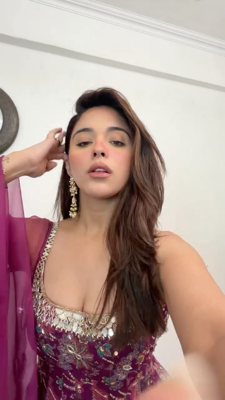 Post 8 by Priya Dora on Instagram (video)