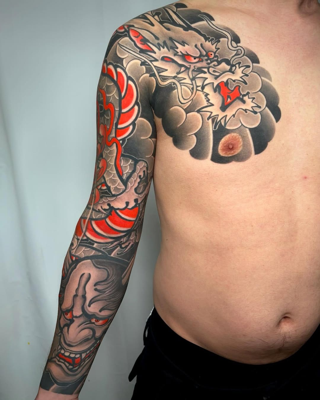 Post 8 by TATTOO タトゥー Osaka 大阪 TOMOYA on Instagram (carousel)