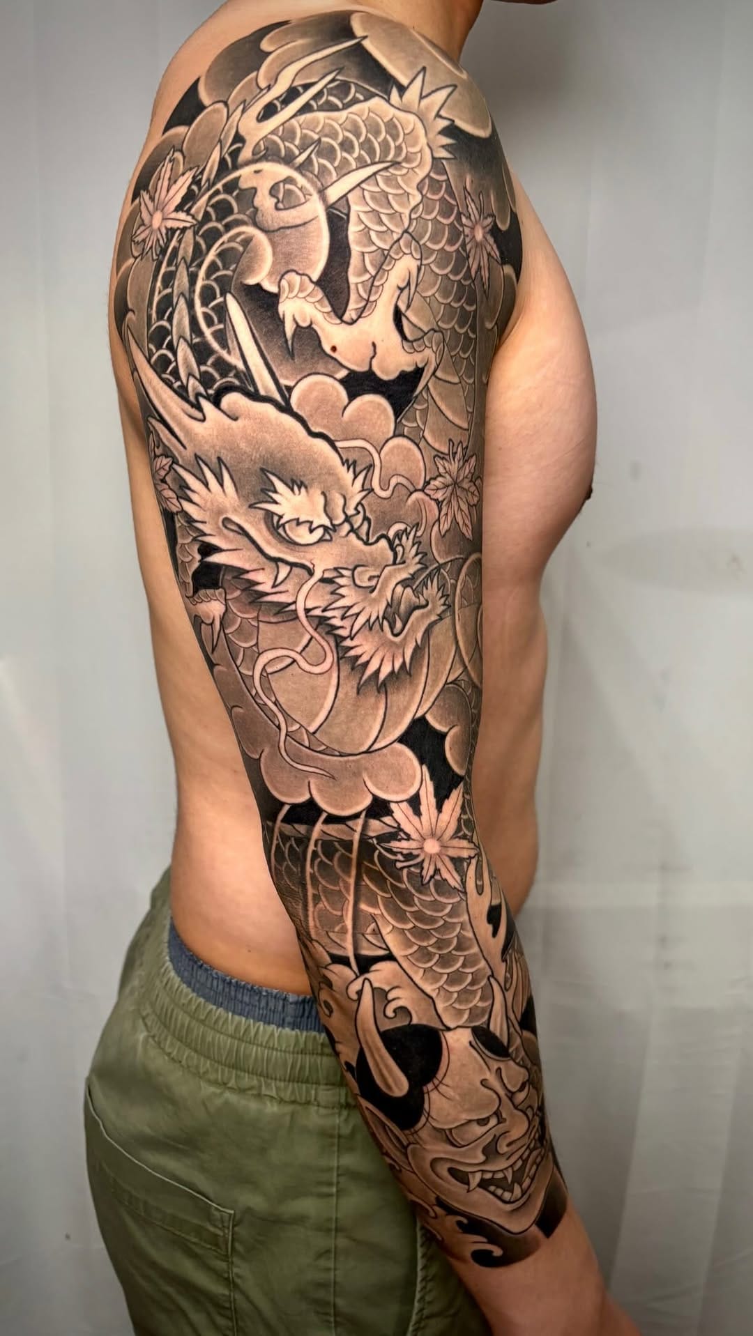 Post 5 by TATTOO タトゥー Osaka 大阪 TOMOYA on Instagram (video)