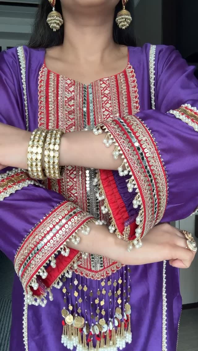 Post 10 by Jhanvi Dang on Instagram (video)
