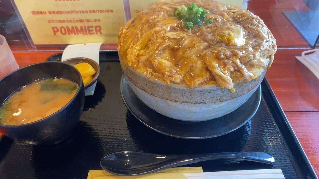 Post 3 by ポミエ on Instagram (image)